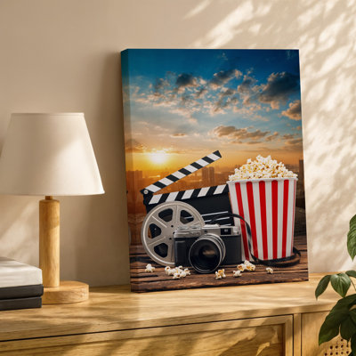 Reproduction d'art sur toile, scène de nature morte cinématographique vibrante contre un art dramatique au coucher du soleil