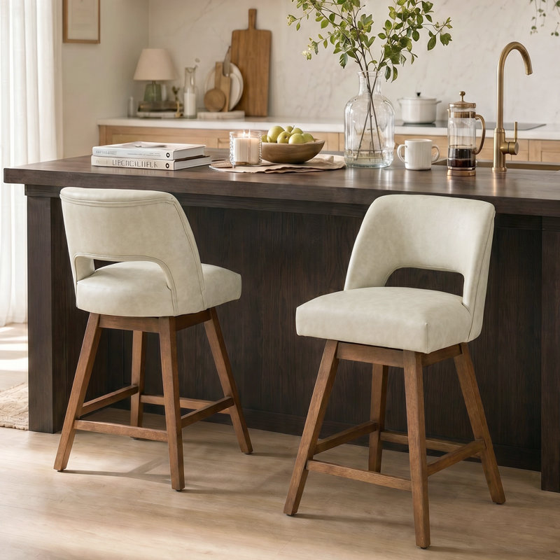 Tabouret de bar pivotant en similicuir Bisto, Finition noyer, Similicuir beige