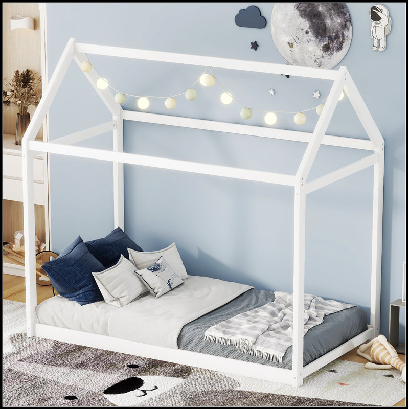 Charmant lit maison en bois au design unique, parfait pour créer un espace de sommeil confortable et imaginatif., Blanc