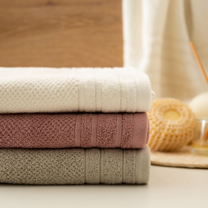 Klavdija Midweight Jacquard Hand Towel, Amaranth