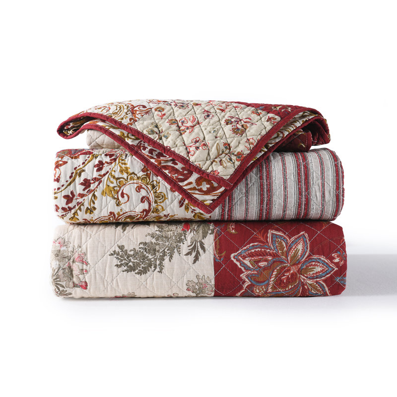 100% Cotton Floral Pattern Reversible Patchwork Quilt Set, Red, King Comforter  + 2 King Shams