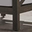 Chaise style Mid-Century, texture bois, gris et blanc, style élégant chemisier, bois, casquette Gavroche