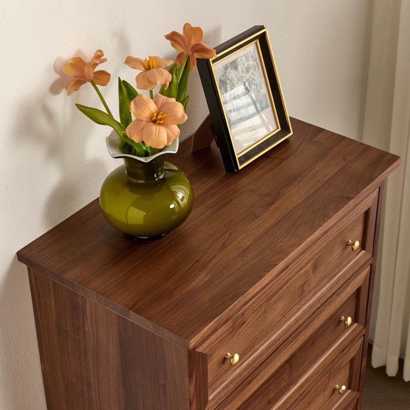 Petit coffre d'appoint de couleur noyer