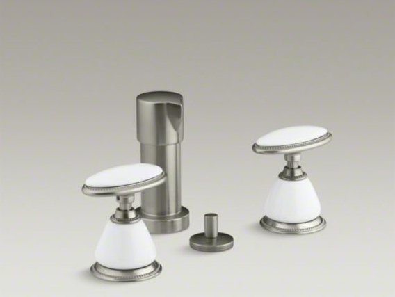 Robinet de bidet à jet vertical antique avec poignées ovales, nécessite des poignées en céramique et des jupes