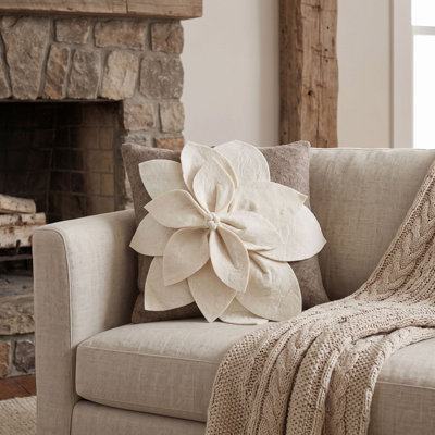 Coussin en laine feutrée à la main - fleur 3D - 20 po