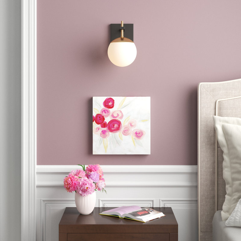 «Rosebud Impression II», peinture sur toile, H 12 po x l 12 po