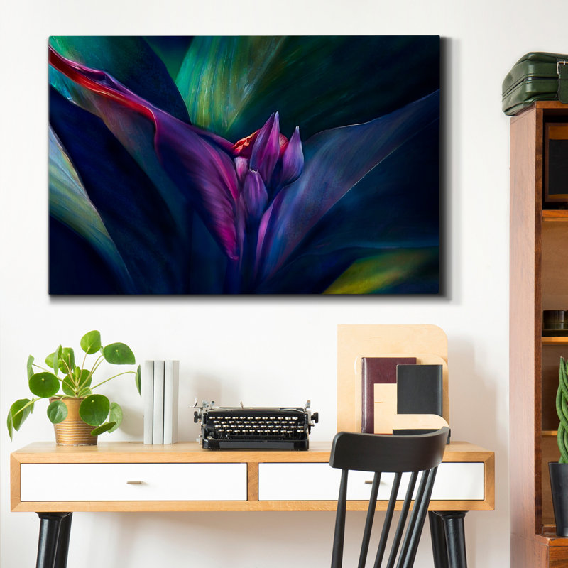 Retro Petals II - reproduction de photo sur toile tendue, H 36 po x l 24 po x P 1 po