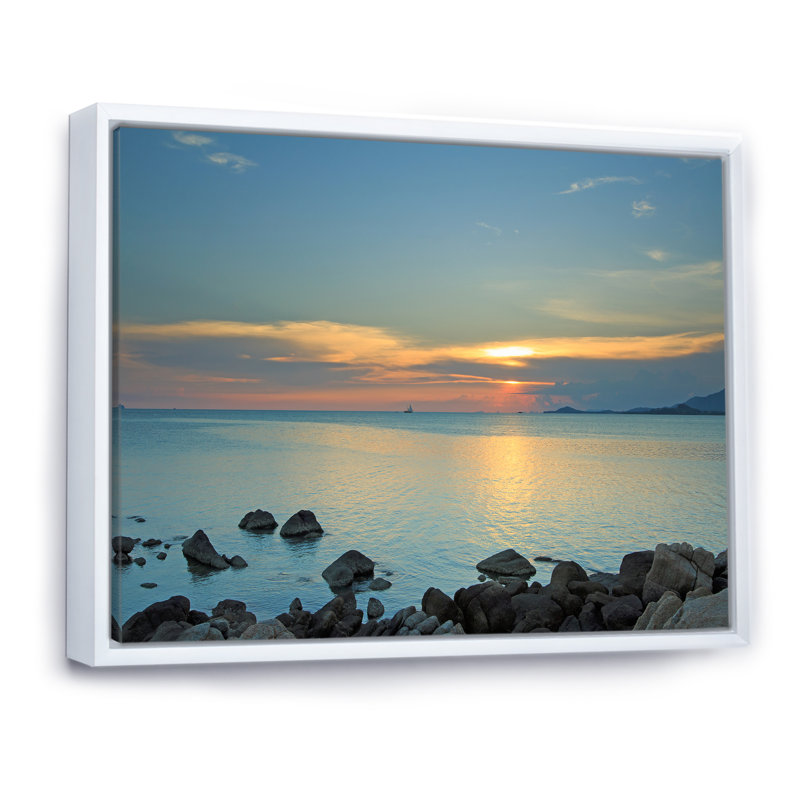 «Panoramic Dramatic Tropical Sunset Sky III», reproduction sur toile, H 30 po x l 40 po x P 1,5 po, Cadre flottant blanc