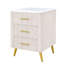 Table de chevet rembourrée avec 3 tiroirs et détails en métal - Beige Essence Decor