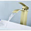 Robinet de lavabo pour salle de bain à poignée simple en or brossé, bec en cascade, matériau en acier inoxydable, robinet de réglage pratique de l'eau, poignée, acier, look moderne-121677895