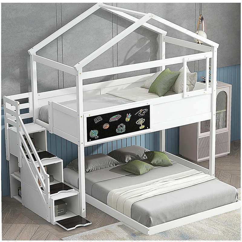 Lit superposé simple au dessus d'une maison double avec escalier de rangement et tableau noir, blanc