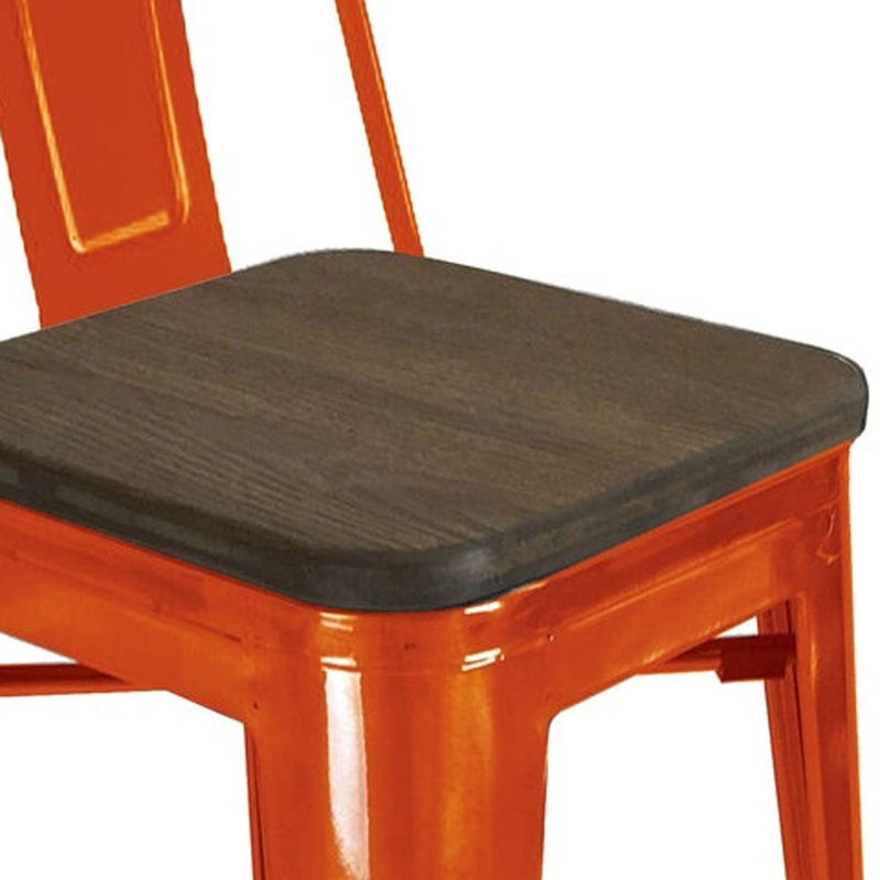 Ensemble de quatre chaises de bar à dossier bas en acier et bois brun et orange de 30 po
