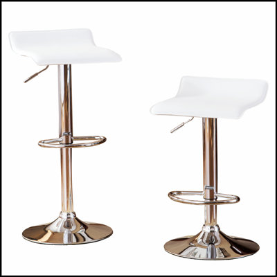 Tabourets pivotants réglables contemporains en chrome avec sièges en similicuir, parfaits pour les cuisines et les bars modernes