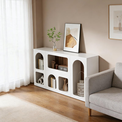 Console chic en bois avec rangement spacieux, canapé moderne pour un décor et une organisation élégants