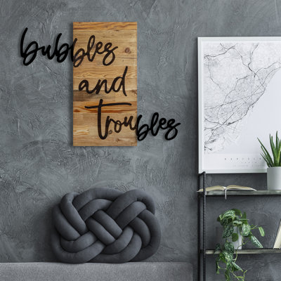 Élégant accessoire mural décoratif en bois, noyer et noir, 29,9 x 1,2 x 22,8 pouces | 100% métal (épaisseur: 0,06 po) et bois véritable (épaisseur: 1,2 po) | Conception unique pour la décoration intérieure et les intérieurs élégants