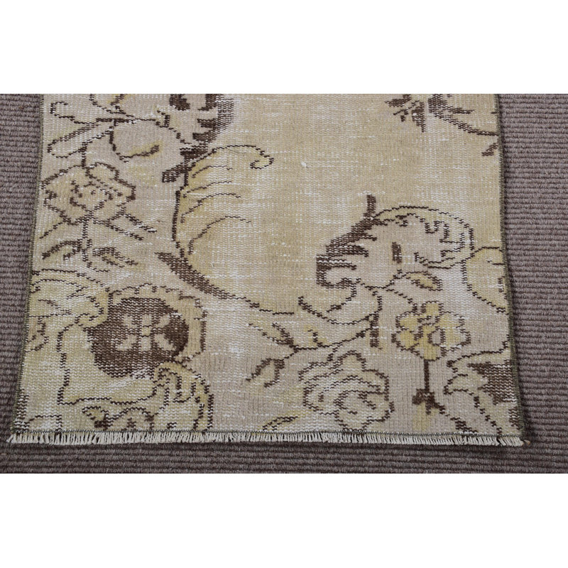 Tapis turc rétro Oushak beige avec motifs convenant à un vestibule ou à une cuisine
