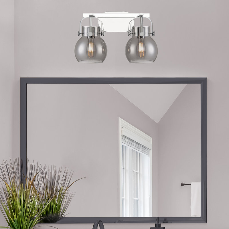 Éclairage pour meuble-lavabo mural 6 po Shueyville, Fumée, Chrome poli, Deux lumières
