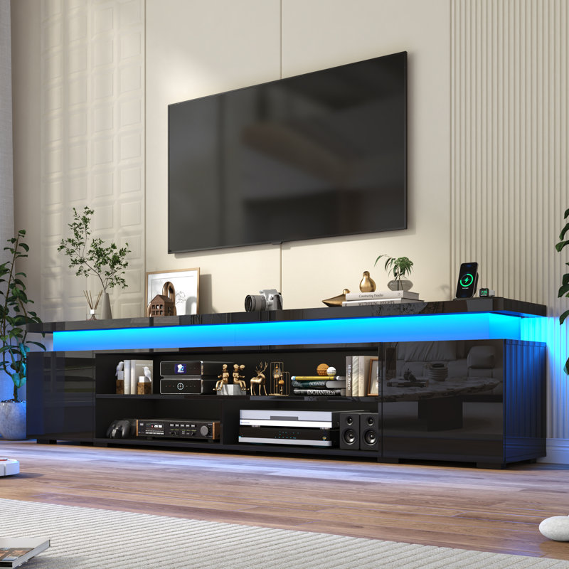 Meuble télé / console multimédia pour téléviseur avec prises de courant, ports USB et bandes lumineuses à DEL, 82.7" W, Noir
