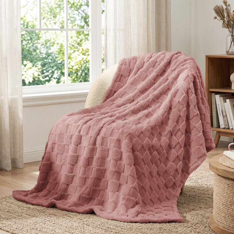 Couverture polaire à carreaux Bedsure, décoration intérieure mignonne, 127 cm × 178 cm, Jeté XL, Rose