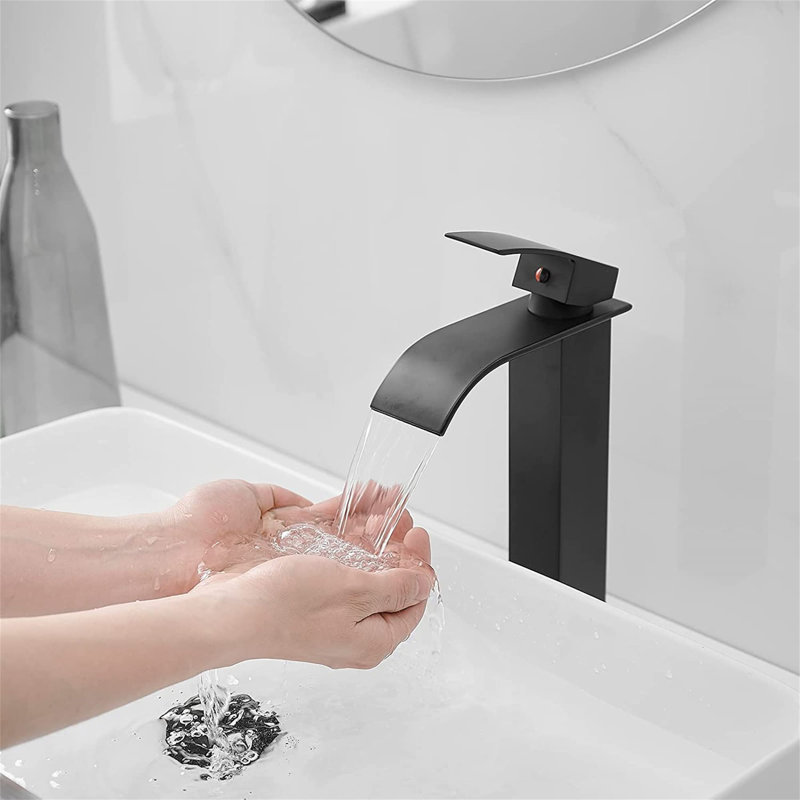 Single-handle Bathroom Faucet with Drain Assembly, Matte Black