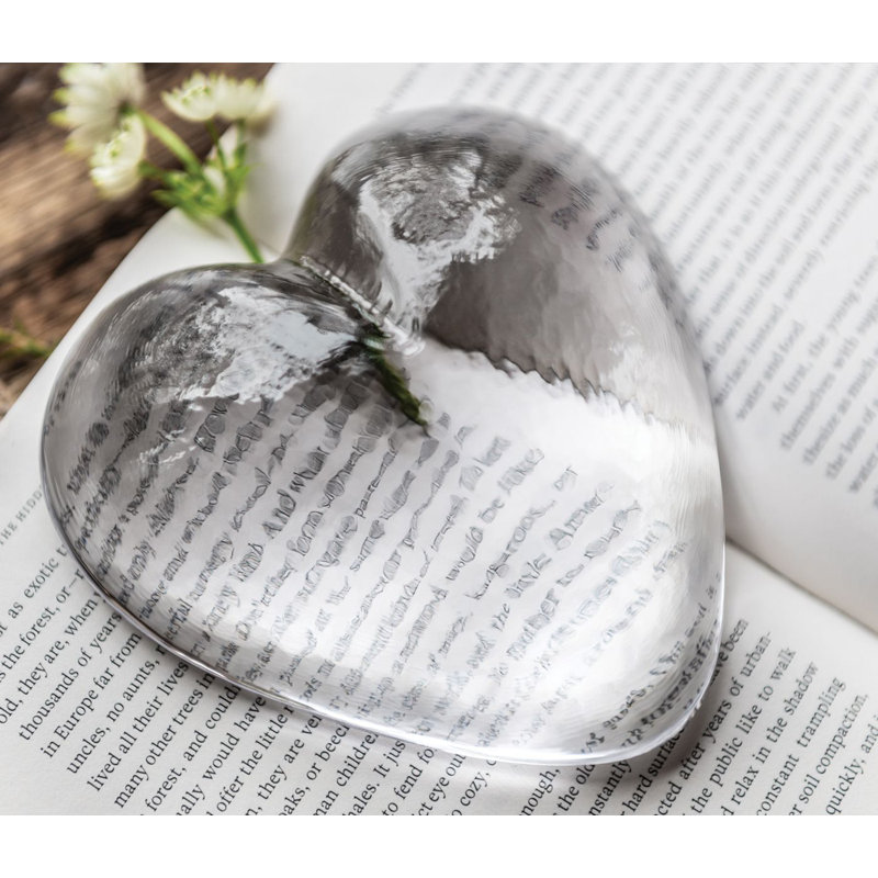 Highgate Heart, Medium