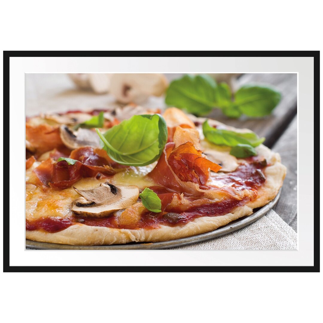 Gerahmtes Poster Pizza mit Schinken und Pilzen