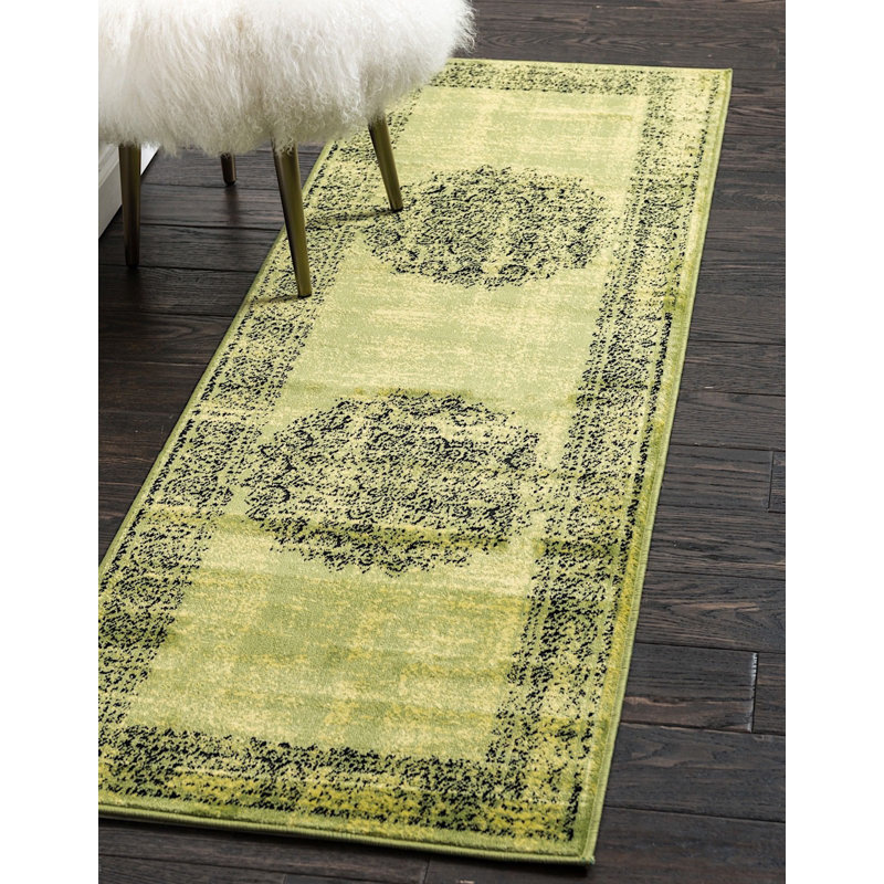 Tapis oriental vert olive Majestic, Tapis de couloir 3 pi x 9 pi 10 po