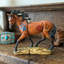 Figurine de cheval de résine en résine peinte sculpture de poney chevalier brun brun