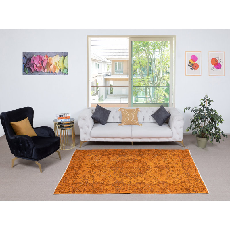 Tapis rétro 5,3 pi x 8 pi orange pour espaces modernes. Noué et tissé à la main en Turquie