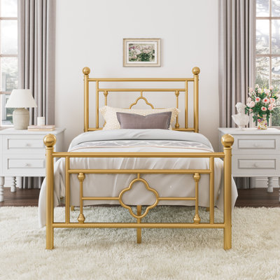 Base de lit plateforme en métal Ajayceon avec tête et pied de lit de style rétro