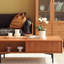 Table basse en bois massif au design rétro