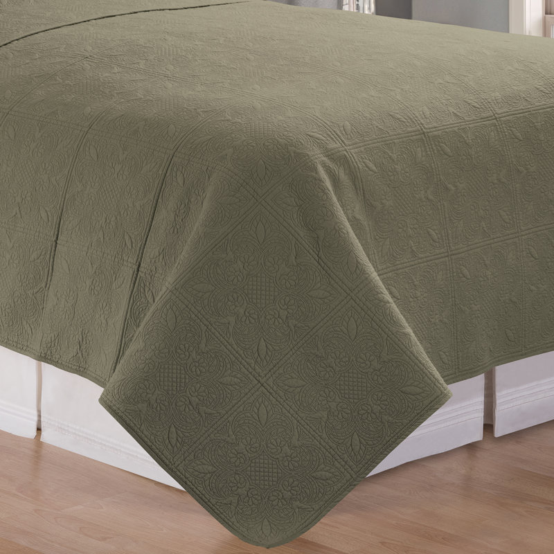 Sage Slid Cotton Reversible Quilt, Simple