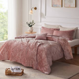 Felicia Crushed Velvet Quilted Duvet Set with Throw Pillow