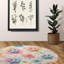 Tapis tressé avec pattes éclaboussées et peinture-106464303