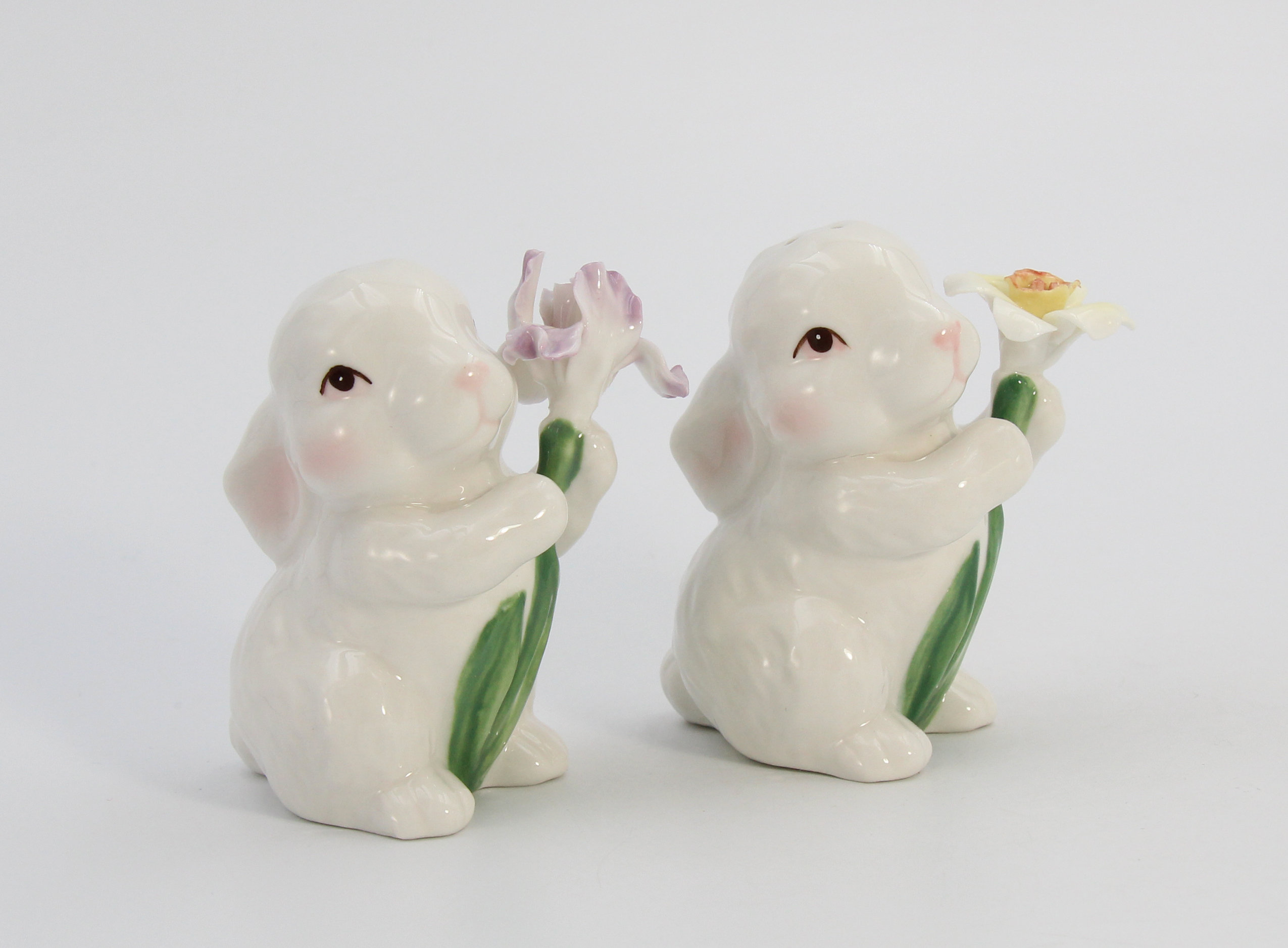 Cosmos Gifts Easter Bunny Salt and Pepper Shaker Set