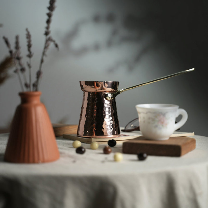 Cafetière en cuivre martelé à la main avec poignée en laiton - 250 ml