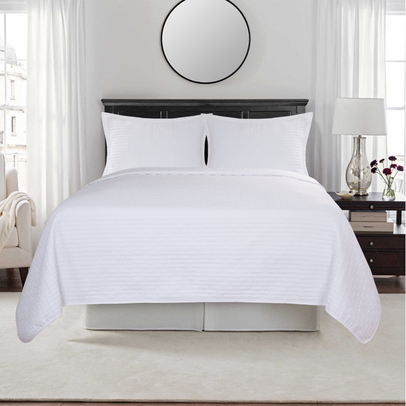 South Point Hospitality 120 GSM Luxury Microfiber Bedding, King Quilt, Stark White