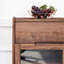 Buffet de style rétro et minimaliste