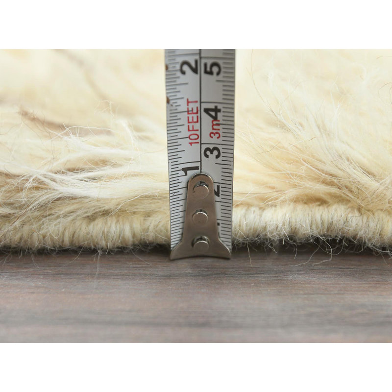 Tapis beige en laine naturelle à poils longs 3 pi 1 po x 5 pi 3 po de style grec Flokati D6DEF36B8D8A40598AF9129B77B25C76