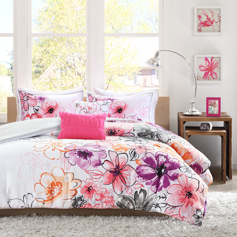 Literie simple / simple TG avec édredon et bourre à imprimé floral, taie décorative brodée