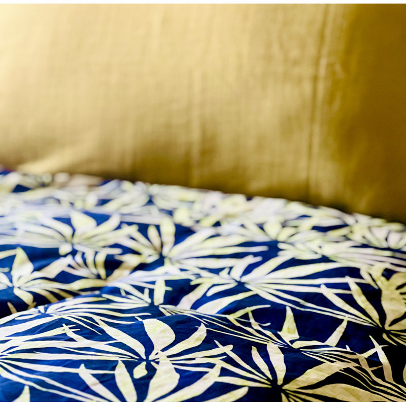 Kuta Pantai, Queen Comforter + 2 Standard Shams
