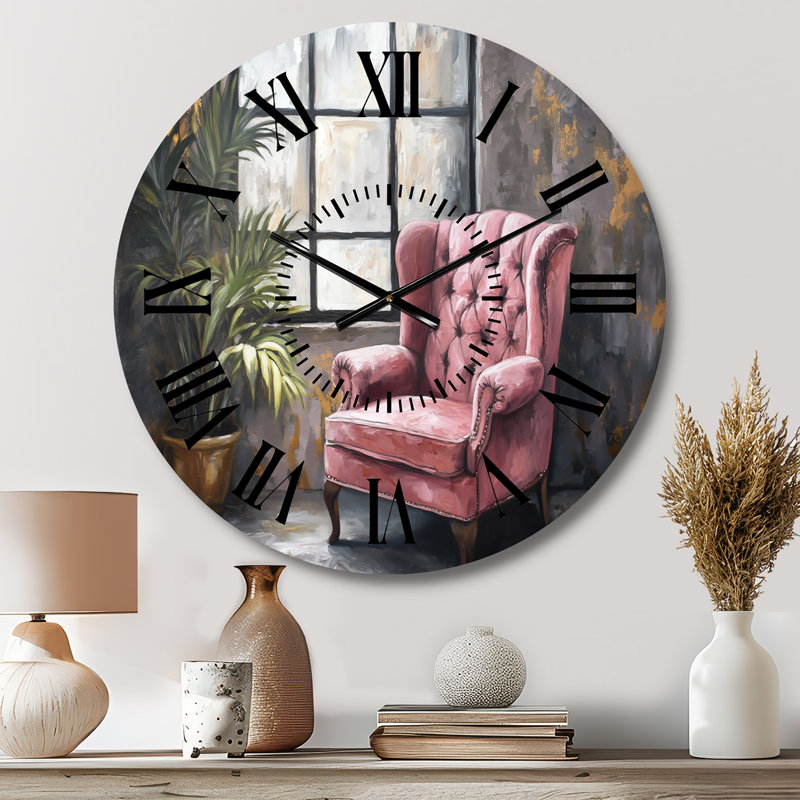 Fauteuil en velours près de la fenêtre pluvieuse - Horloge murale moderne silencieuse en métal, Médium