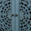 Armoire rétro avec sculptures florales