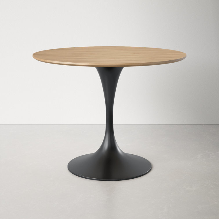 Flow 39.4'' Round Dining Table