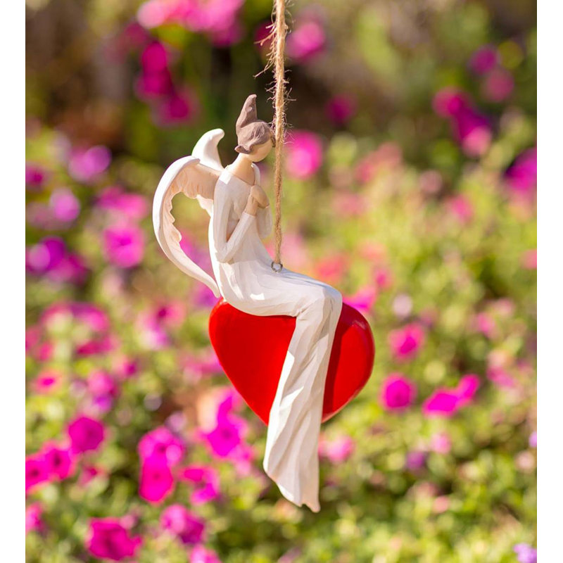 Décoration d’ange sur le coeur