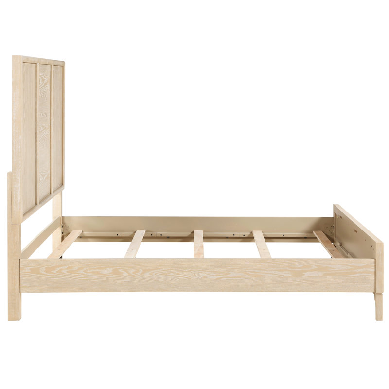 Lit très grand contemporain, tête de lit à trois panneaux, finition brune, lit pour le confort de la chambre à coucher avec style, ton, design,