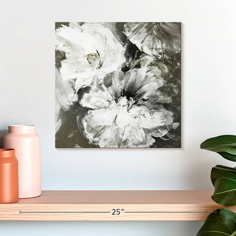 Fleurs blanches et grises, H 16 po x l 16 po