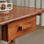 Bureau simple et moderne en bois massif avec tiroirs-1072553986