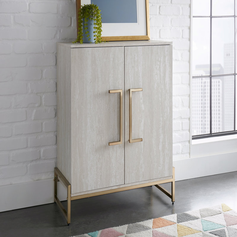 Armoire à vin en faux marbre