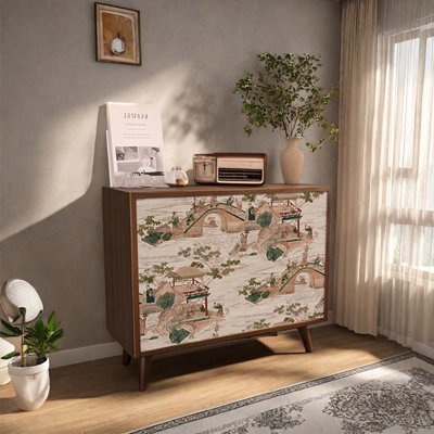 Armoire en noyer avec plateau spacieux